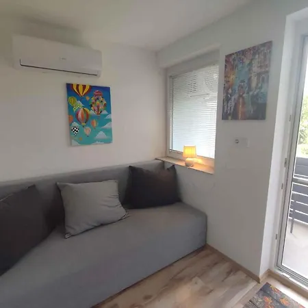 In - Balaton 45332 Case de vacanță